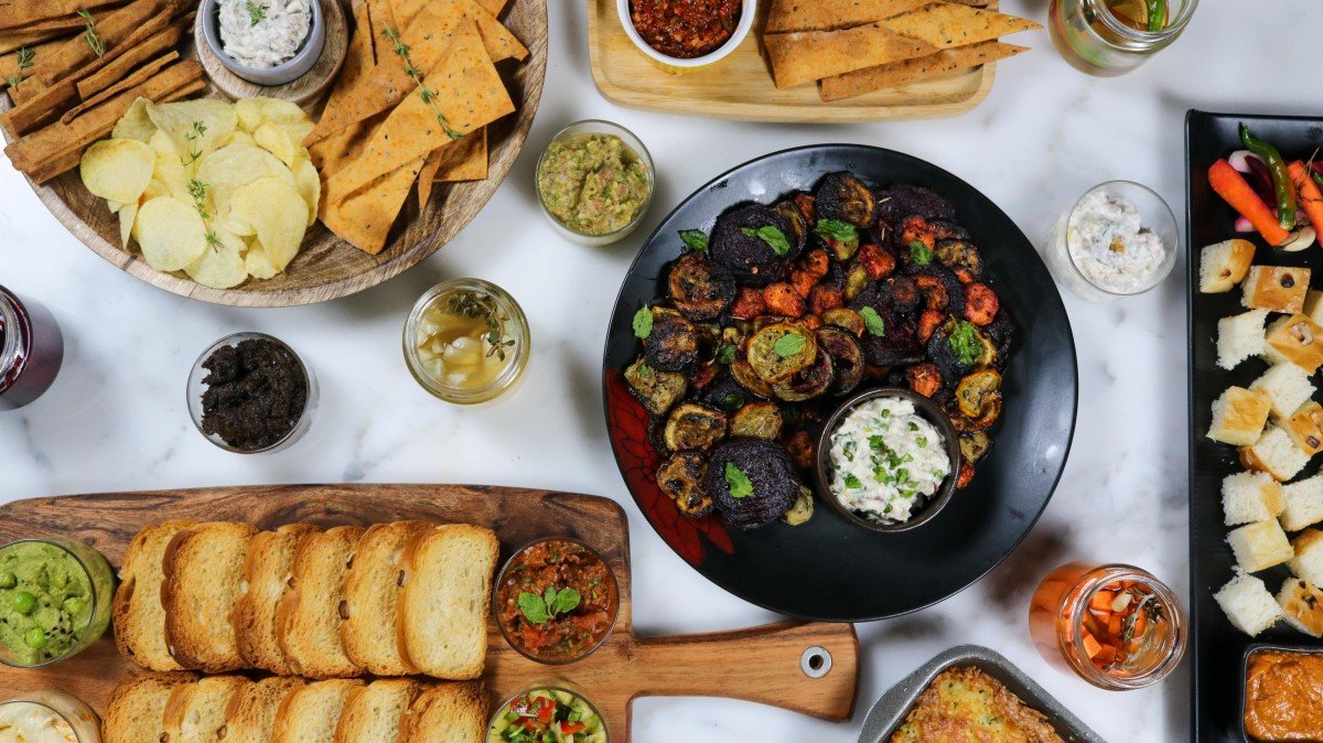 International Dips, Sauces, Spreads & Accompaniments